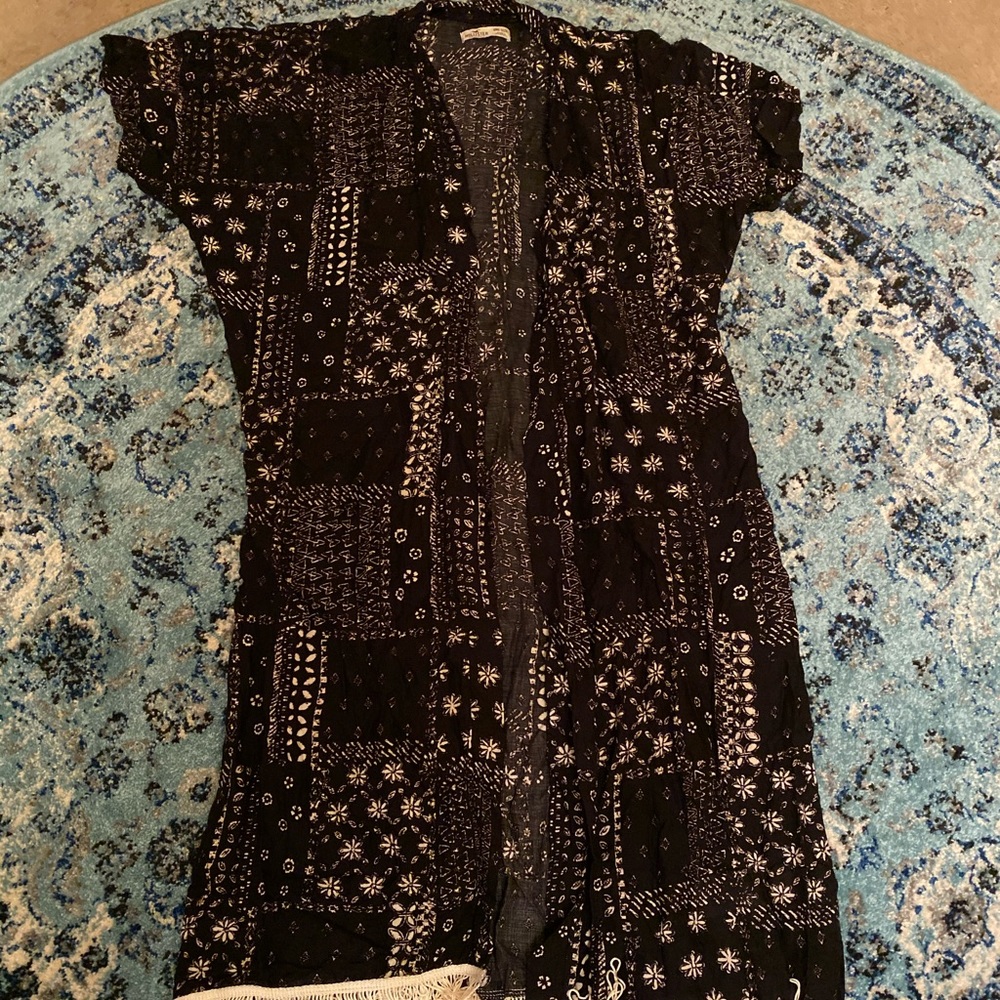 Hollister one size kimono💰